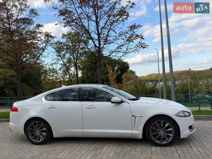 Jaguar Xf 2013 photo 5