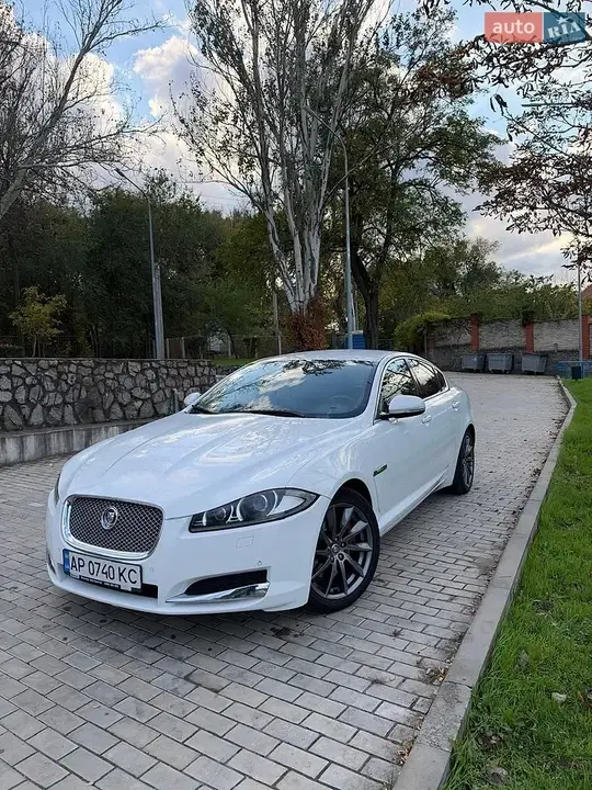 Jaguar Xf 2013 photo 3