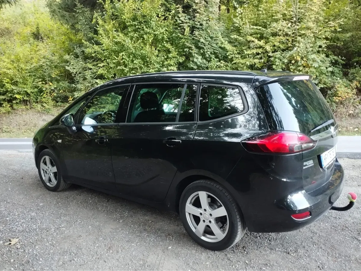 Opel Zafira Tourer 2013 photo 2