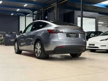 Tesla Model Y 2024 photo 2