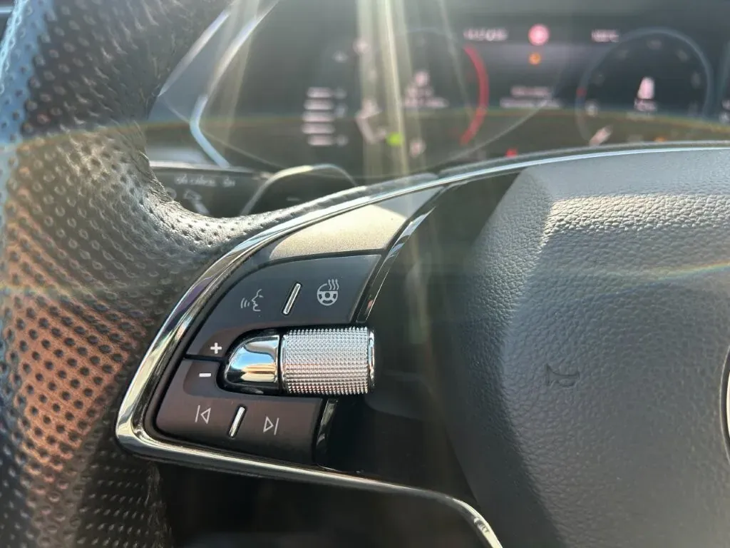 Skoda Superb 2022 photo 2