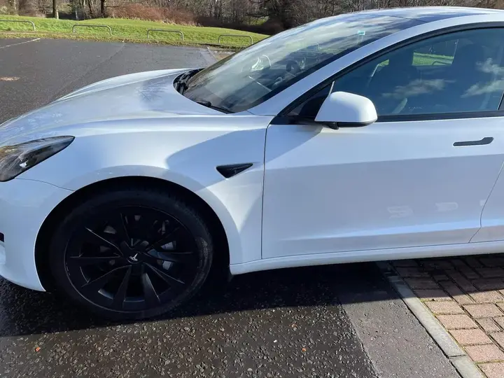 Tesla Model 3 2022 photo 3