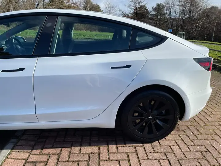 Tesla Model 3 2022 photo 4