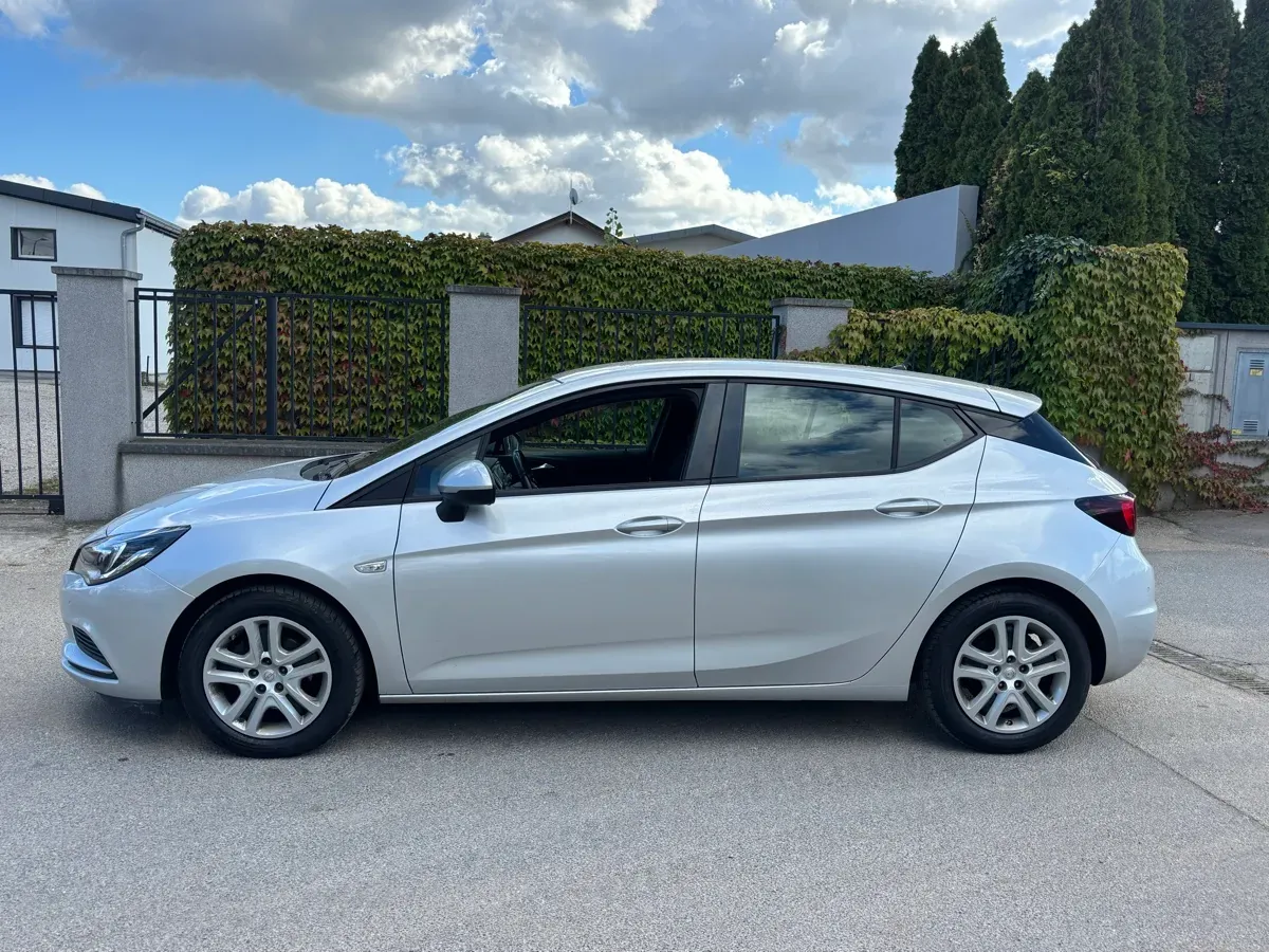 Opel Astra 2016 photo 2