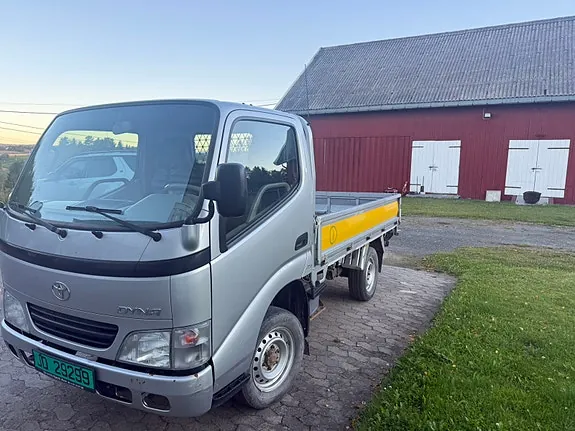 Toyota Dyna 100 2002 photo 3
