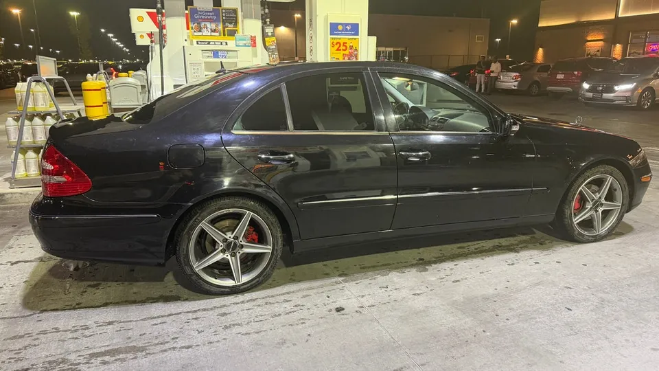 Mercedes-Benz E-Class 2003 photo 3