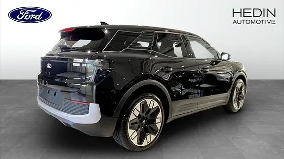 Ford Explorer 2026 photo 2
