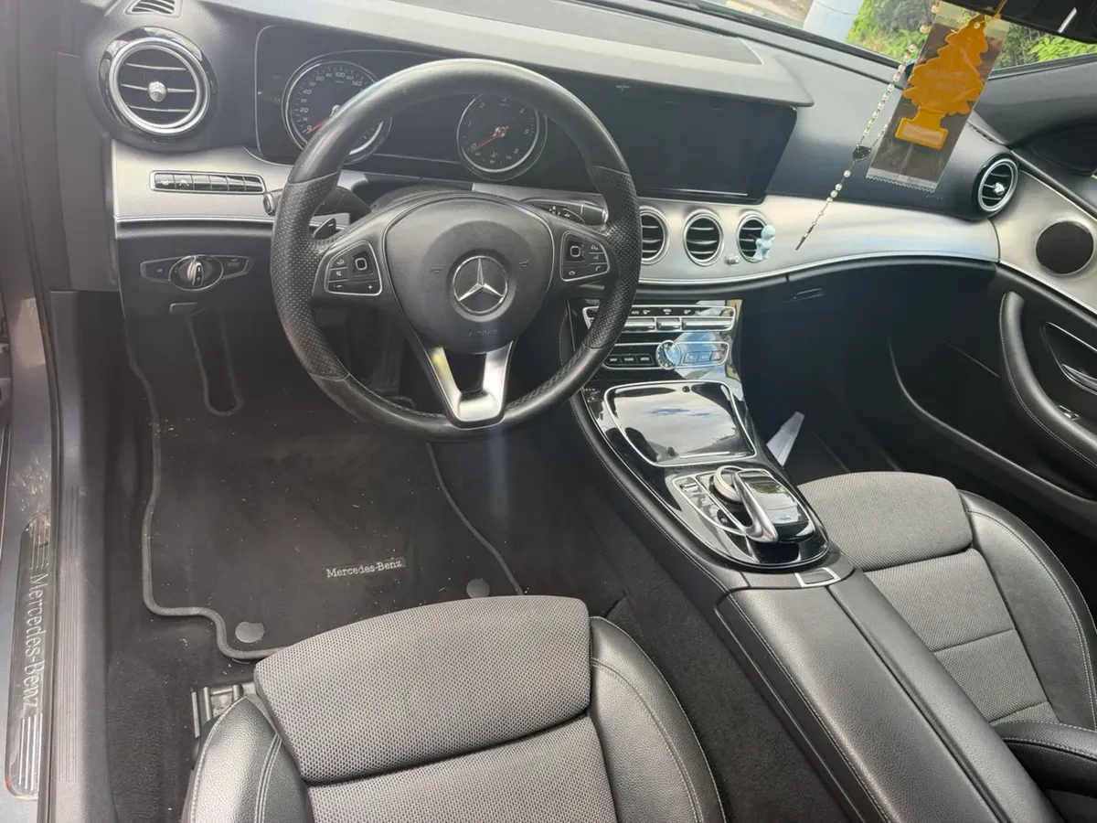Mercedes-Benz E-Class 2017 photo 2