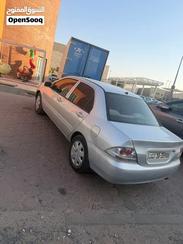 Mitsubishi Lancer 2010 photo 4
