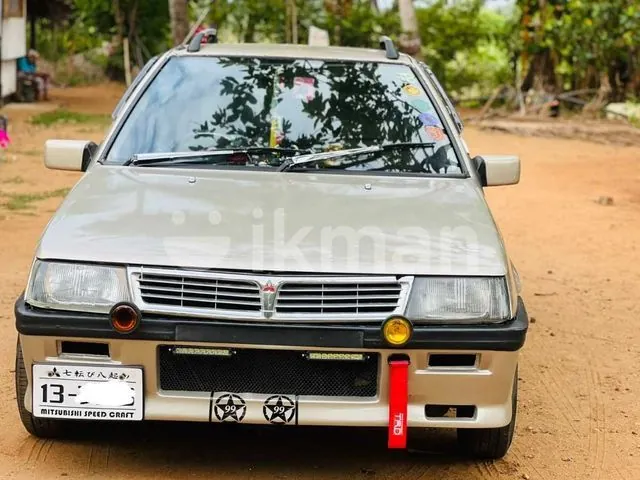 Mitsubishi Lancer