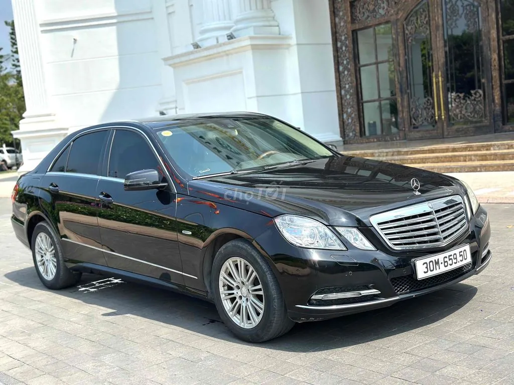 Mercedes-Benz E-Class 2011 photo 3