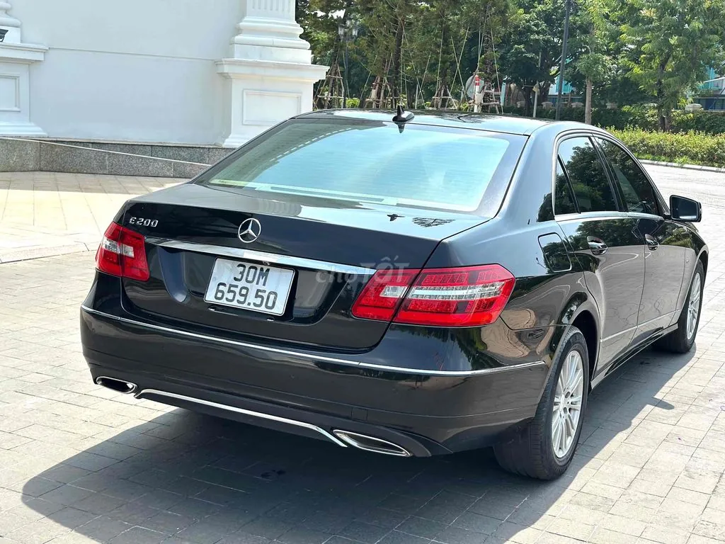 Mercedes-Benz E-Class 2011 photo 5