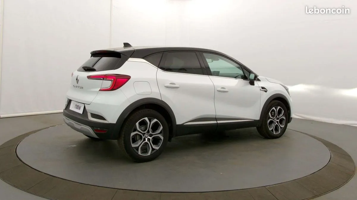 Renault Captur 2022 photo 2
