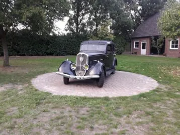 Peugeot 301