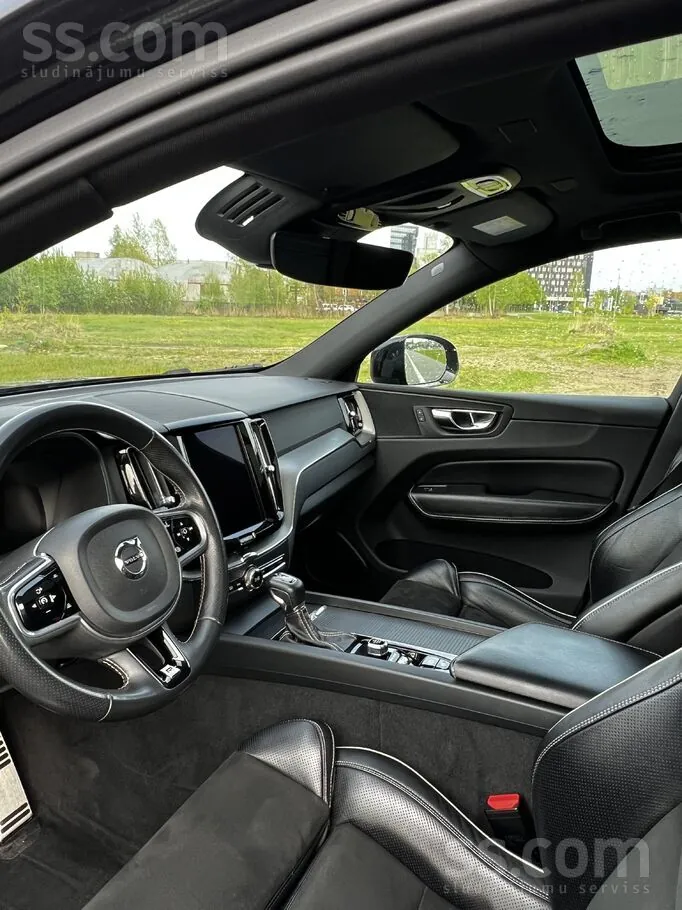 Volvo Xc60 2017 photo 2