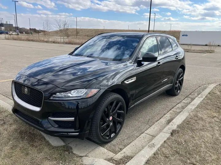 Jaguar F-Pace 2017 photo 4