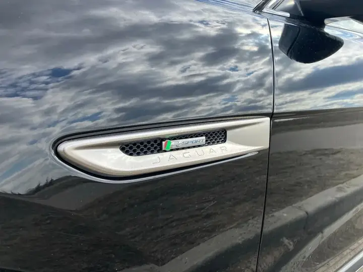 Jaguar F-Pace 2017 photo 5