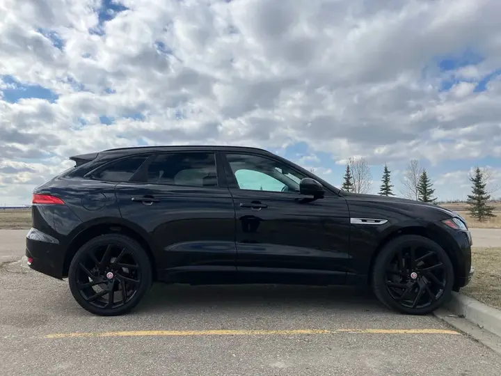 Jaguar F-Pace 2017 photo 3