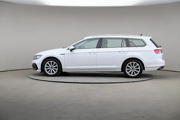 Volkswagen Passat 2022 photo 4