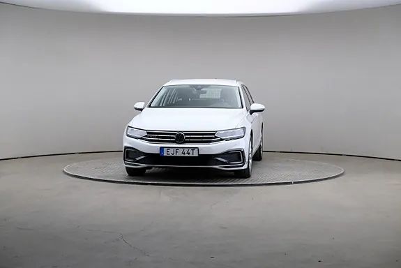 Volkswagen Passat 2022 photo 3