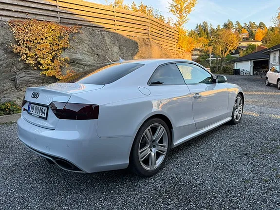 Audi Rs5 2011 photo 2