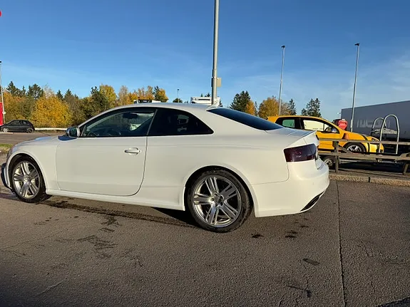 Audi Rs5 2011 photo 3