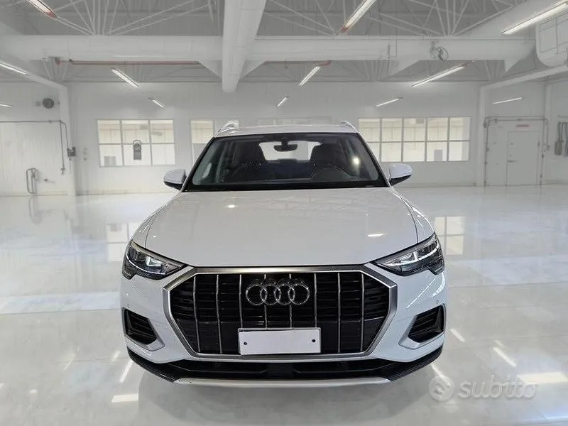 Audi Q3 2021 photo 2