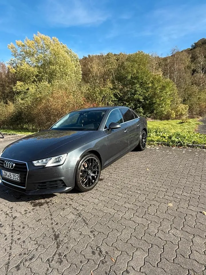 Audi A4 Limousine