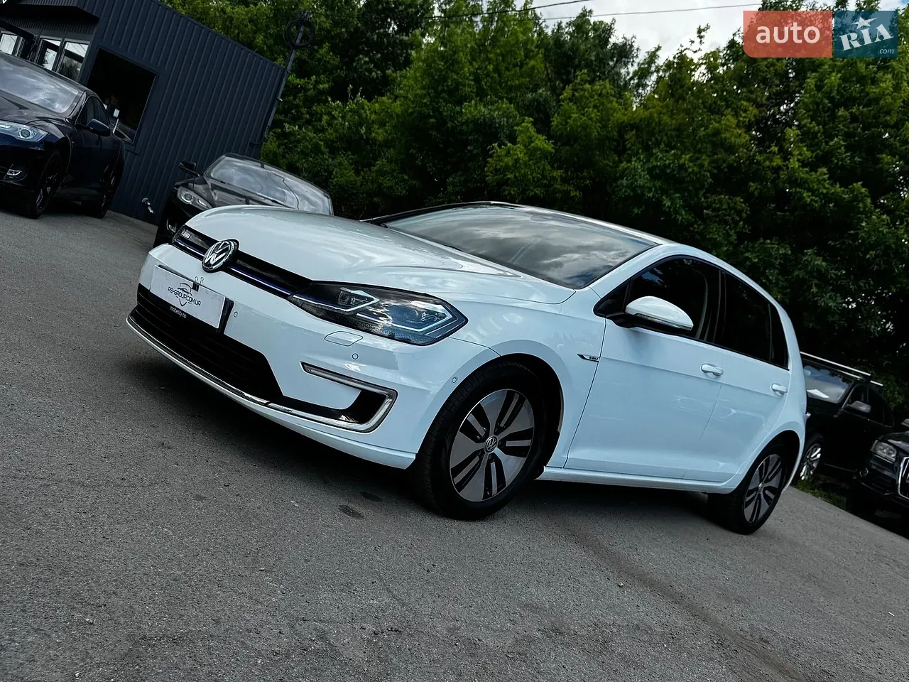 Volkswagen E-Golf 2017 photo 2