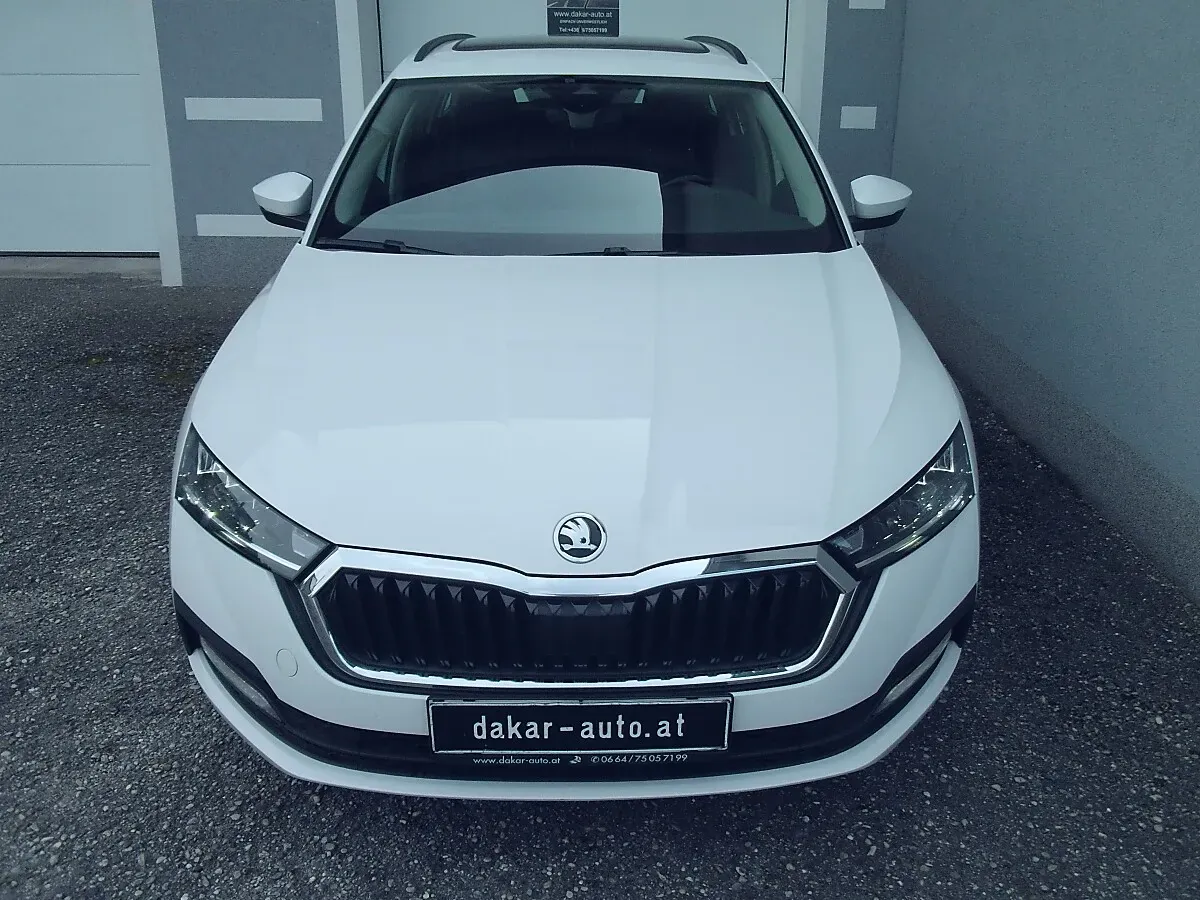 Skoda Octavia 2023 photo 3
