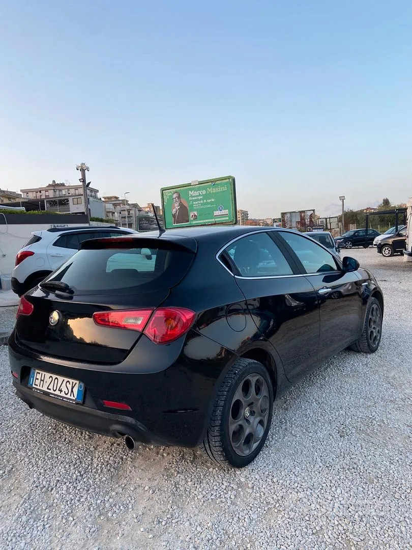 Alfa Romeo Giulietta 2011 photo 4