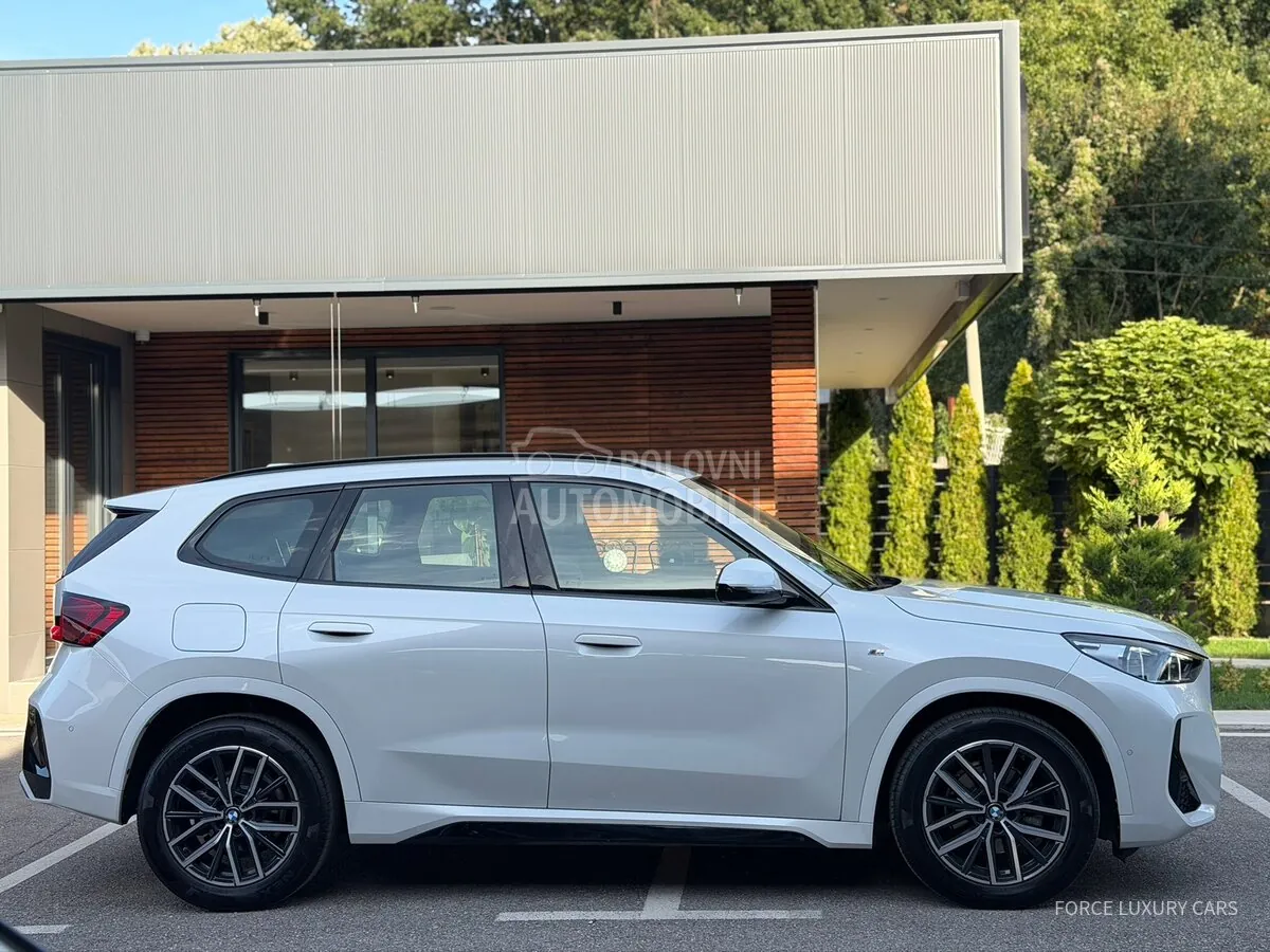 BMW X1 2024 photo 4