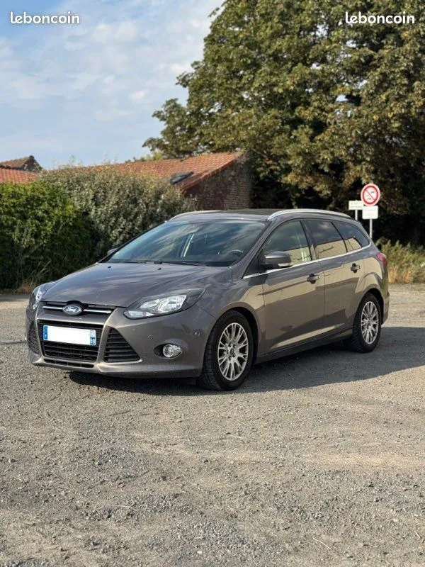 Ford Focus 2011 photo 2