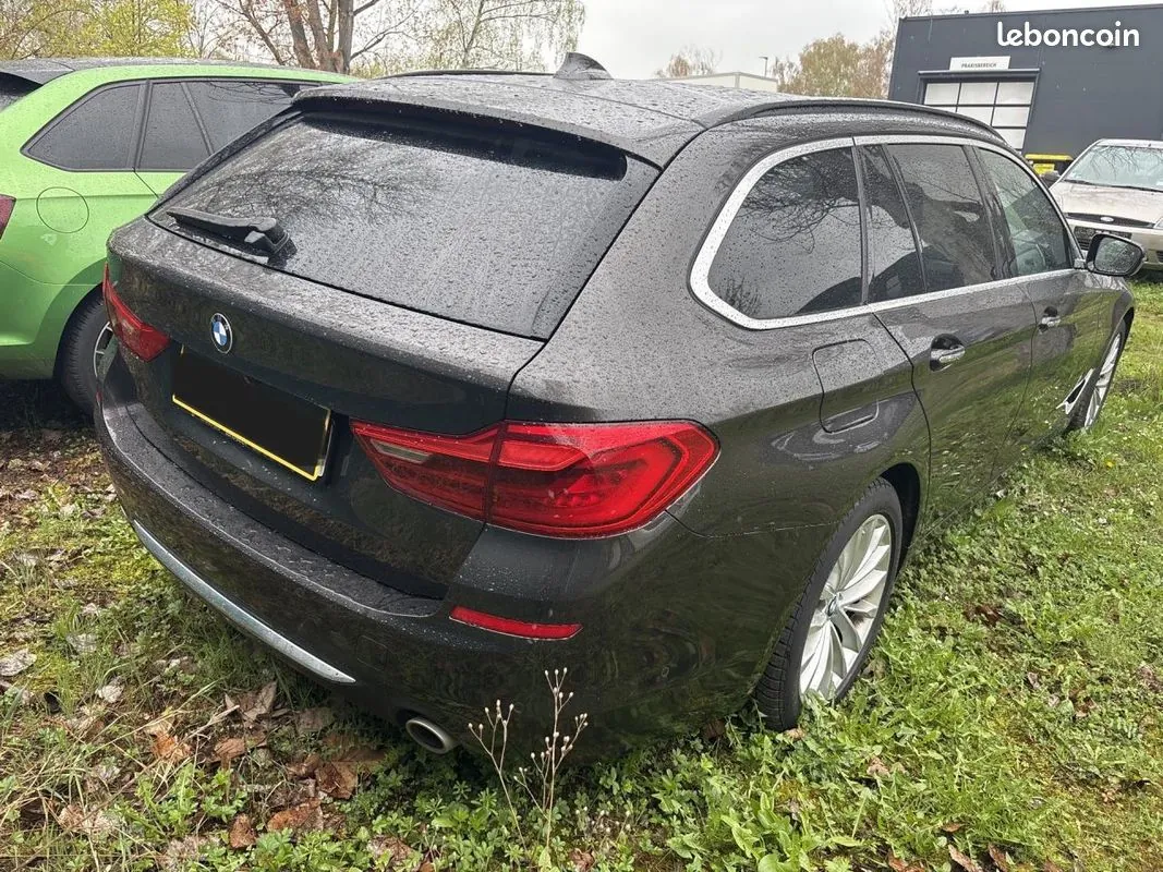BMW 5 Series 2018 photo 2
