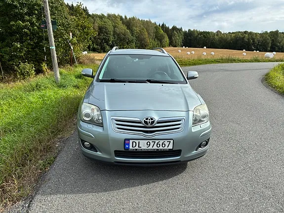 Toyota Avensis 2008 photo 2