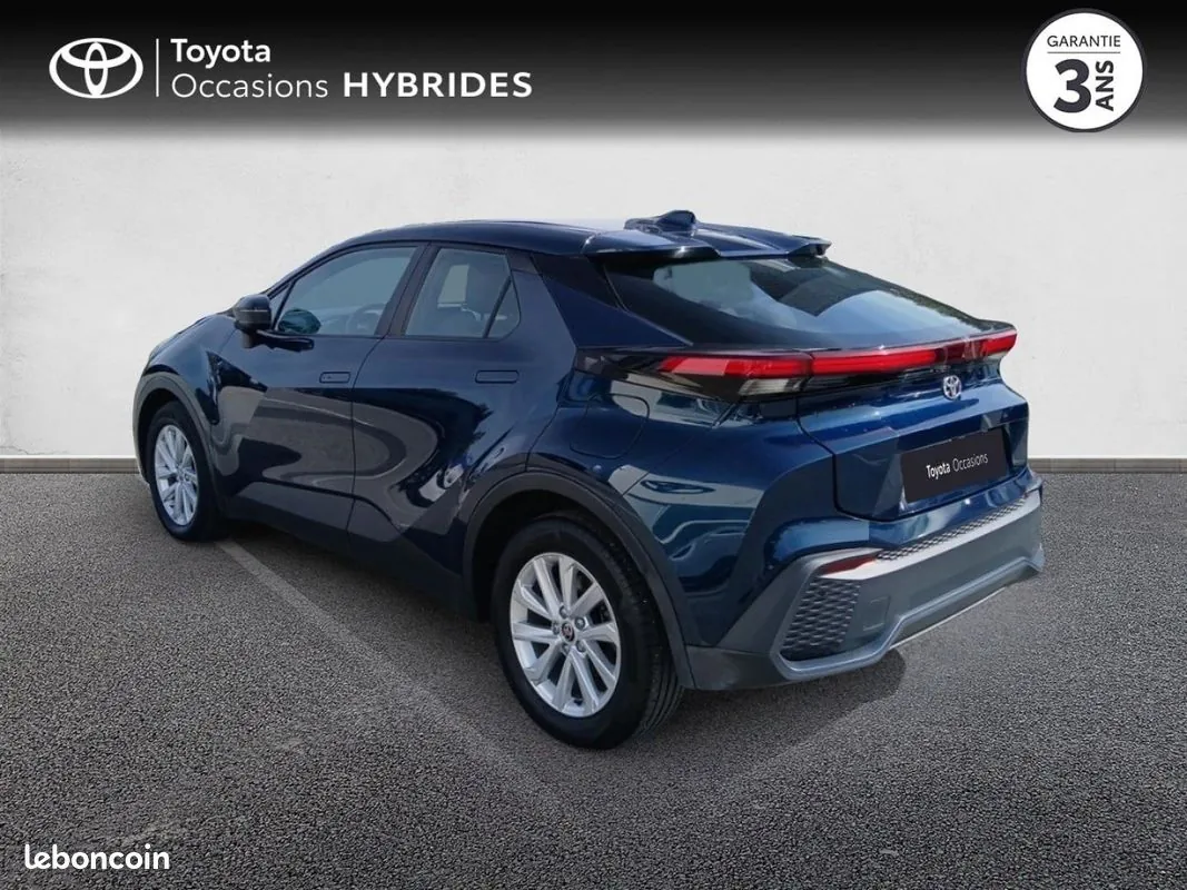 Toyota C-Hr 2024 photo 2