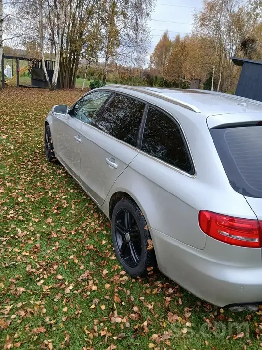 Audi A4 Avant 2010 photo 2