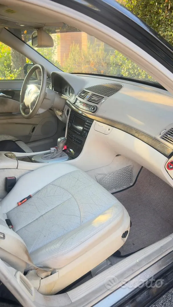 Mercedes-Benz E-Class 2002 photo 3