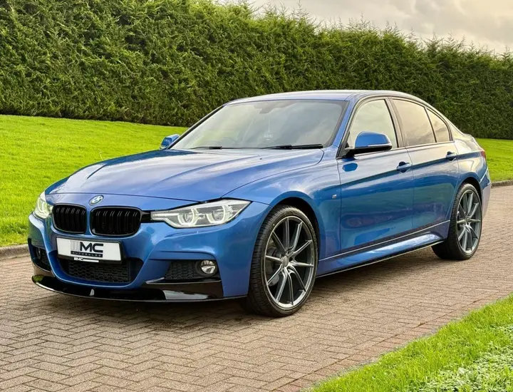 BMW 3 Series 2018 photo 2
