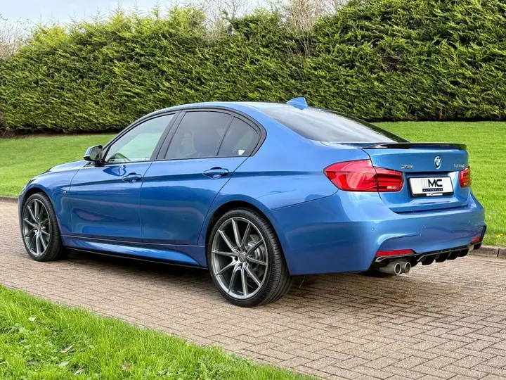 BMW 3 Series 2018 photo 4