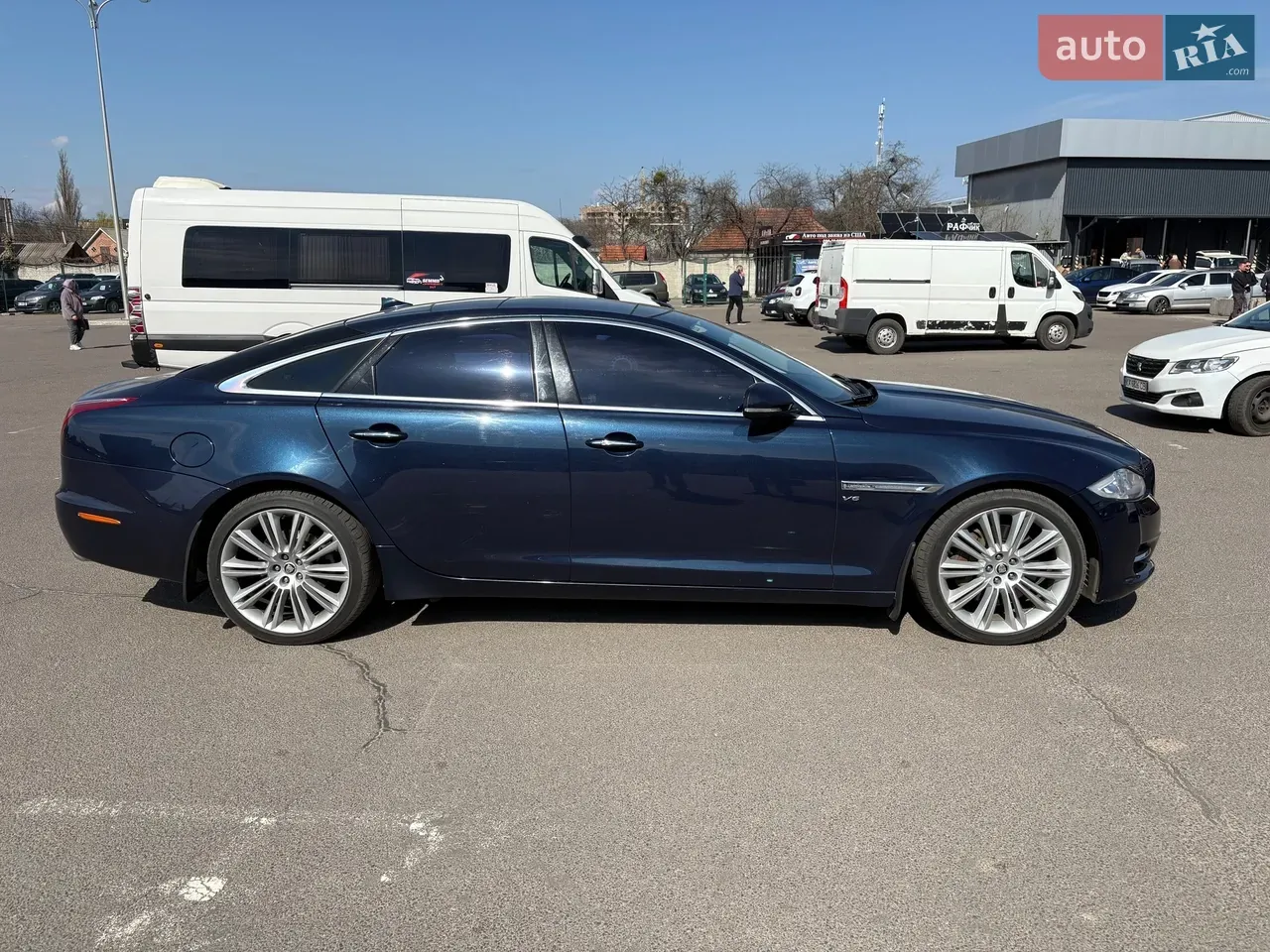 Jaguar Xj 2013 photo 3