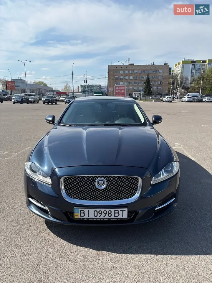 Jaguar Xj