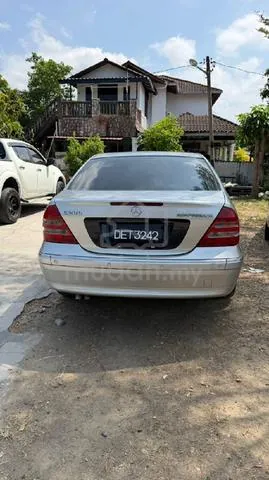 Mercedes-Benz 200