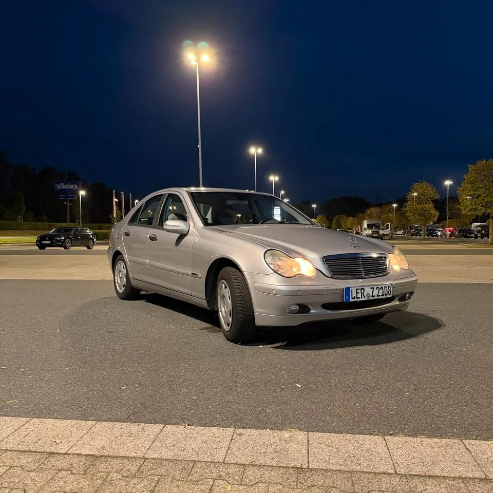 Mercedes-Benz C180
