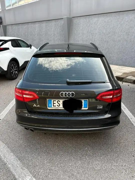 Audi A4 2013 photo 2