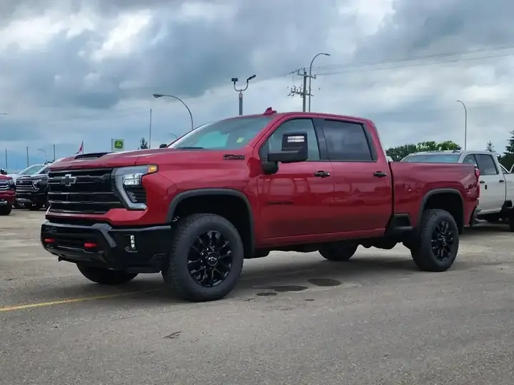 Chevrolet Silverado 3500 2026 photo 2