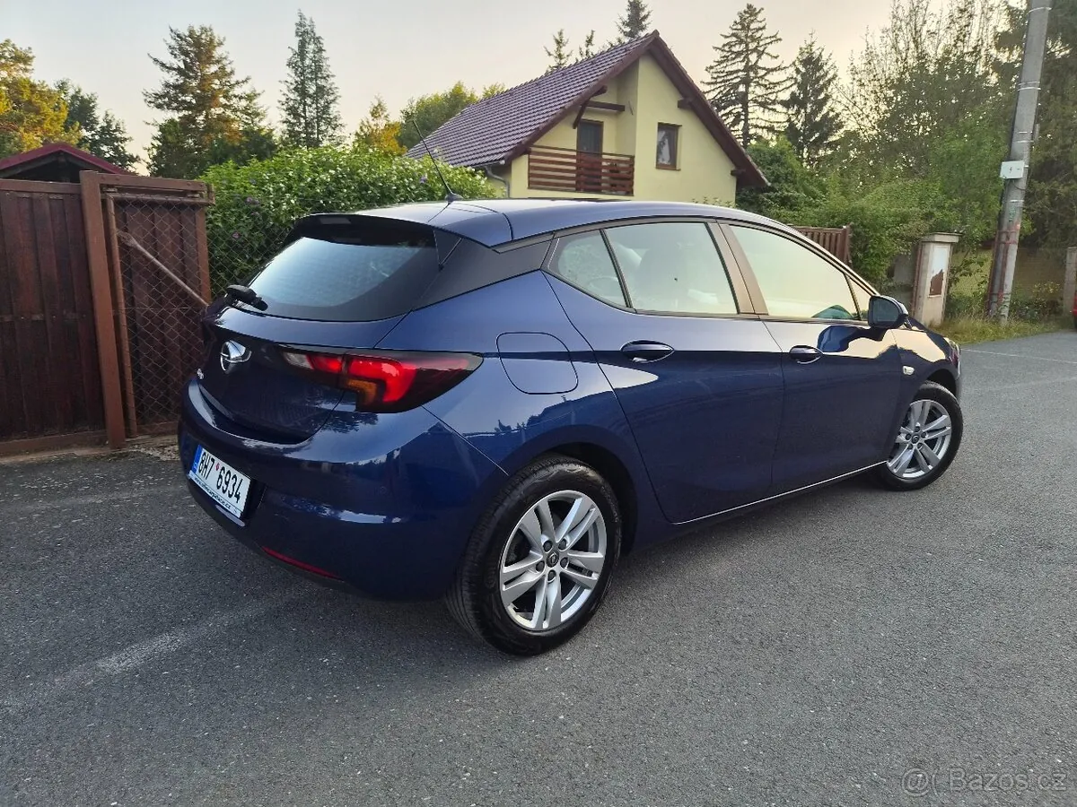Opel Astra 2021 photo 4