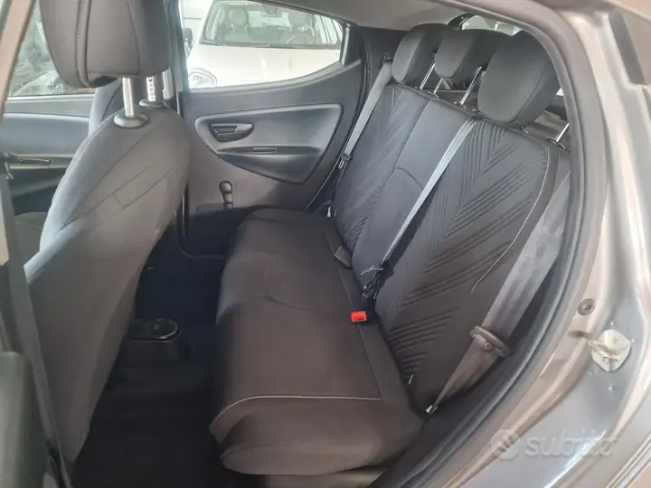 Lancia Ypsilon 2023 photo 5