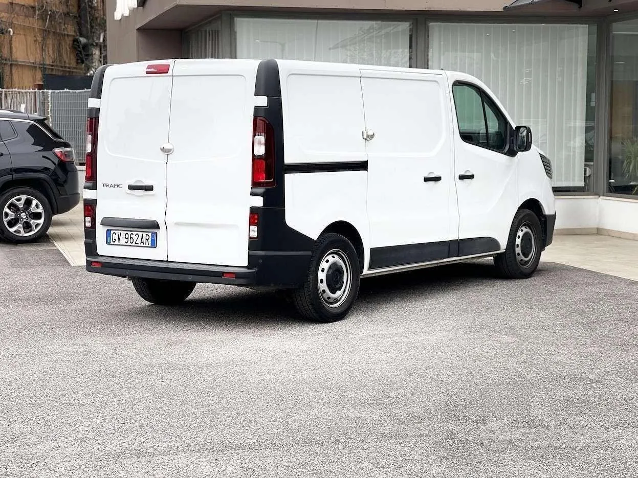 Renault Trafic 2024 photo 5