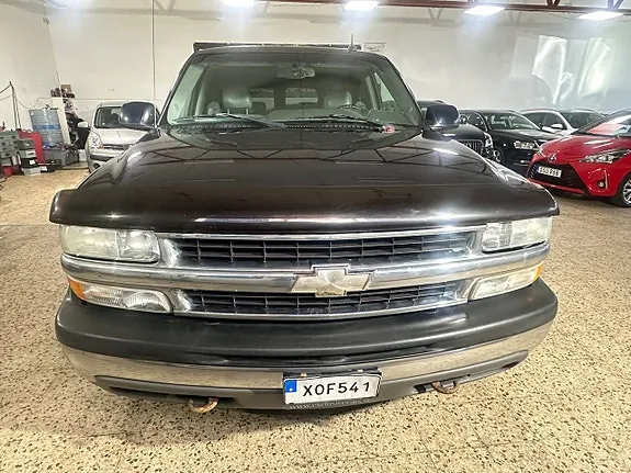 Chevrolet Suburban 2003 photo 2